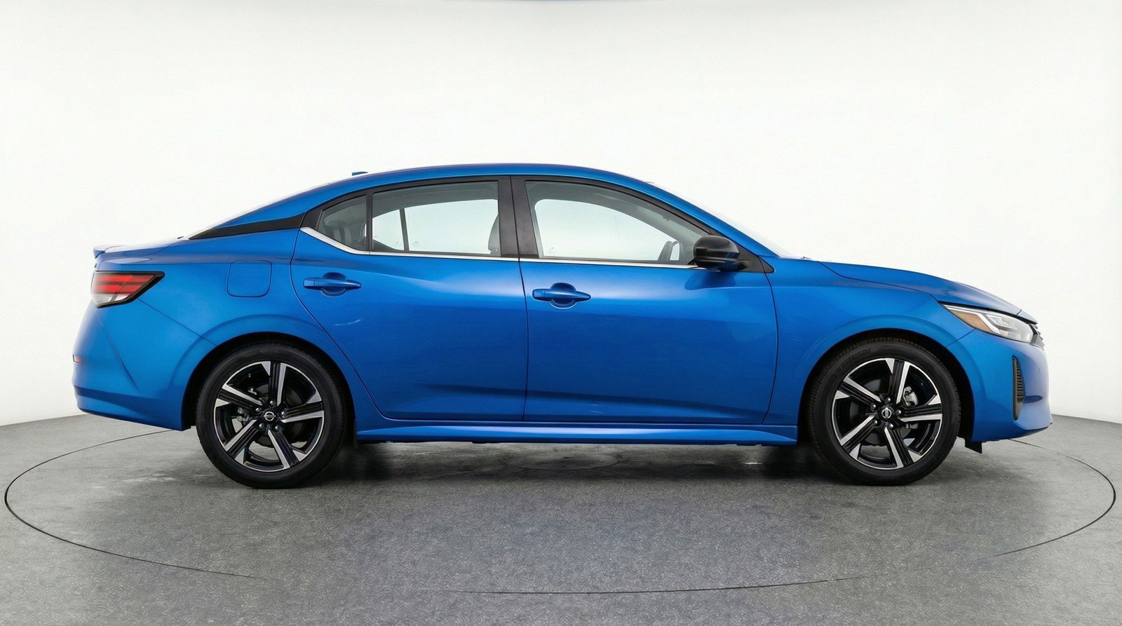 Used 2025 Nissan Sentra SV FWD image 11