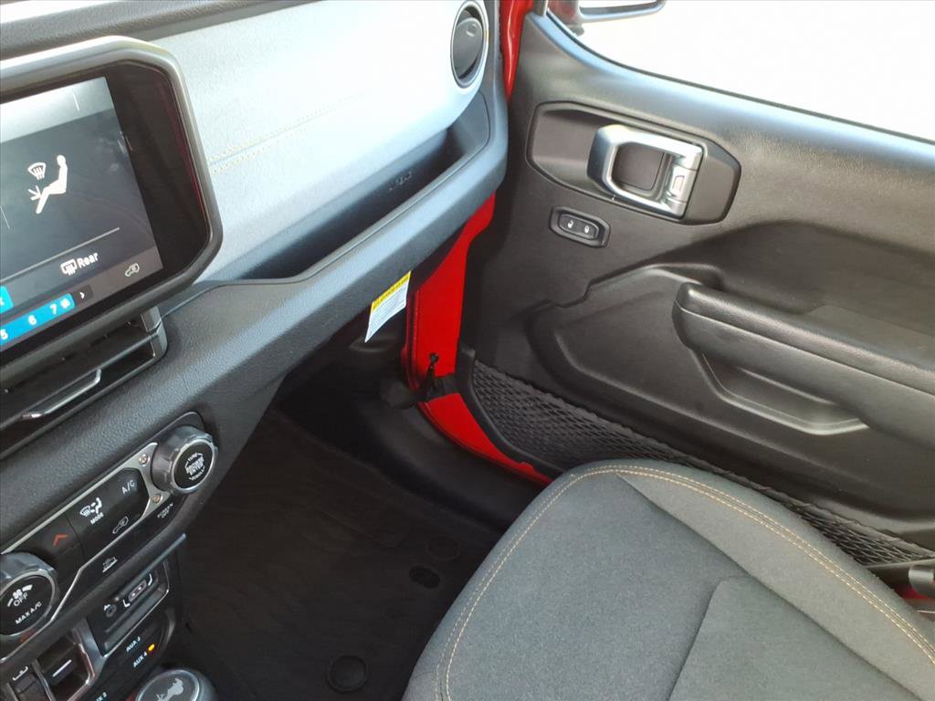 Used 2025 Jeep Wrangler Willys image 36