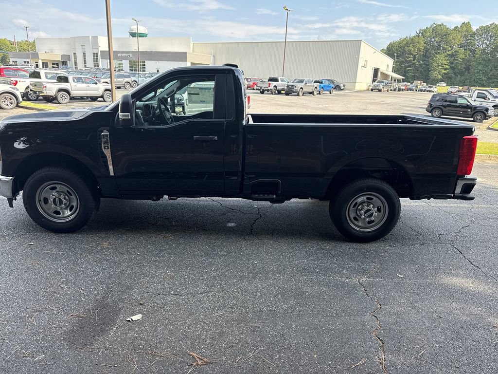 New 2026 Ford F350 XL w/ XL Chrome Package image 4