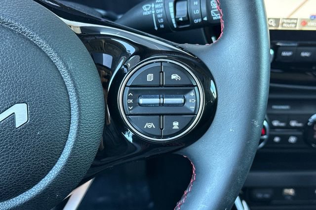 Certified 2025 Kia Soul GT-Line w/ GT-Line Technology Package FWD image 32