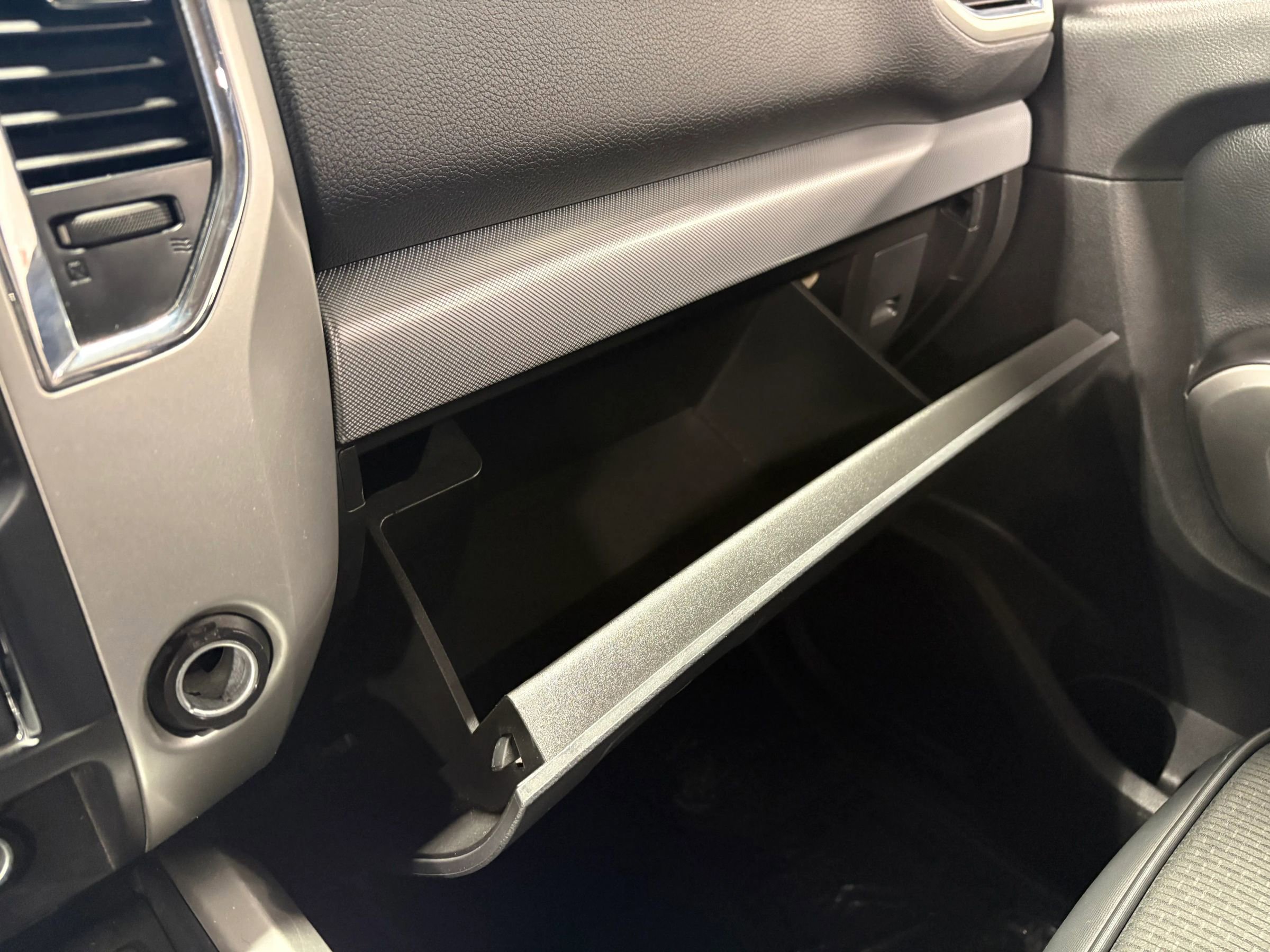 Used 2017 Nissan Titan PRO-4X image 24