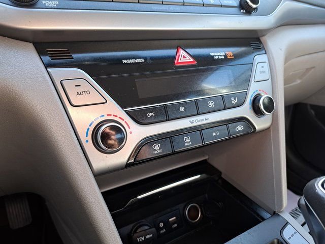 Used 2017 Hyundai Elantra Limited image 16