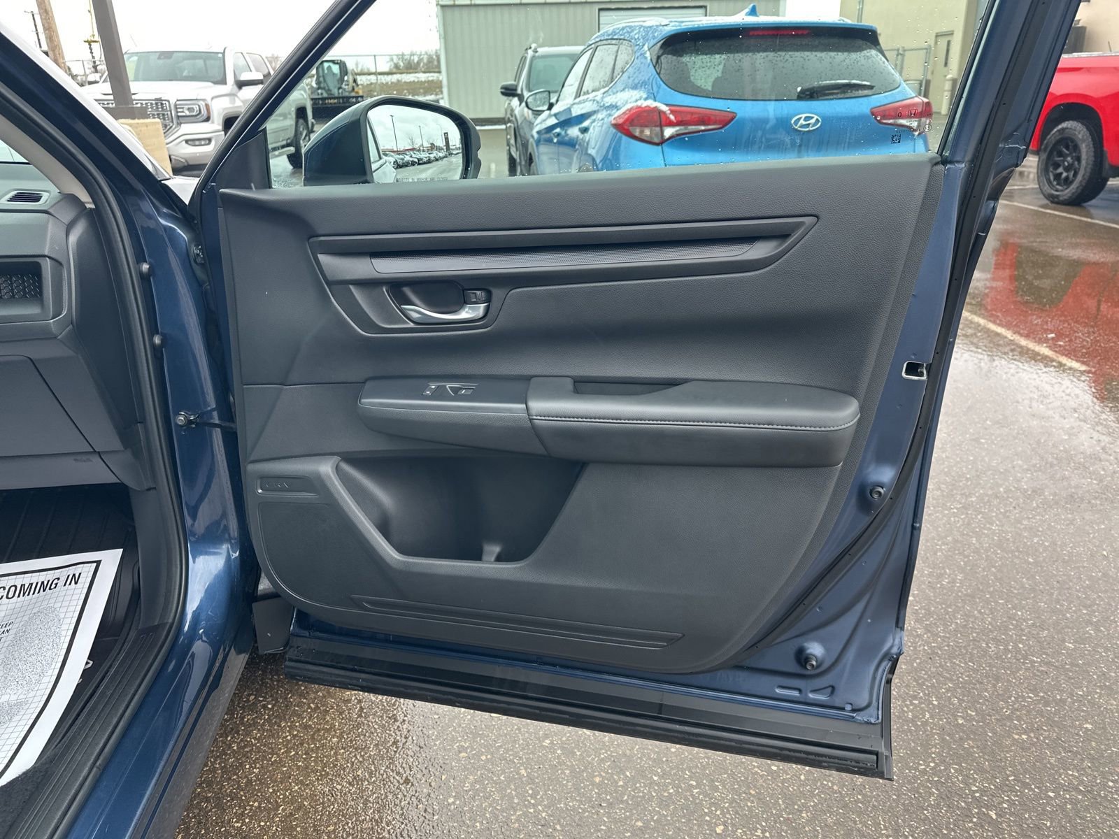 Used 2023 Honda CR-V LX image 34