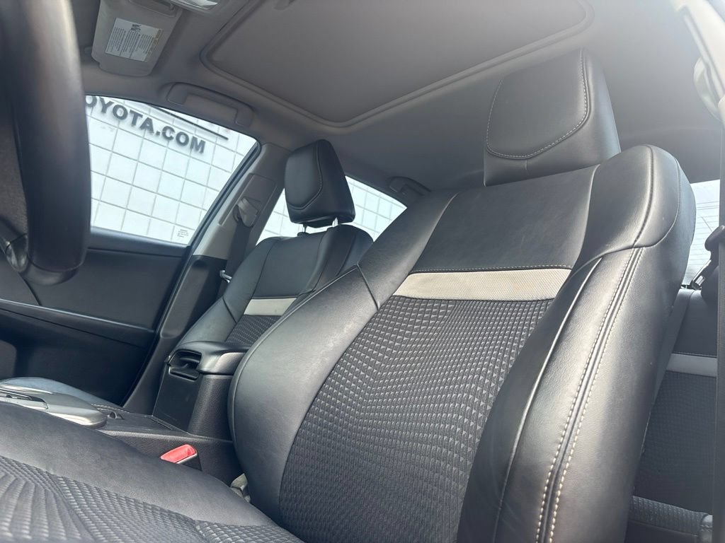 Used 2014 Toyota Camry SE FWD image 10