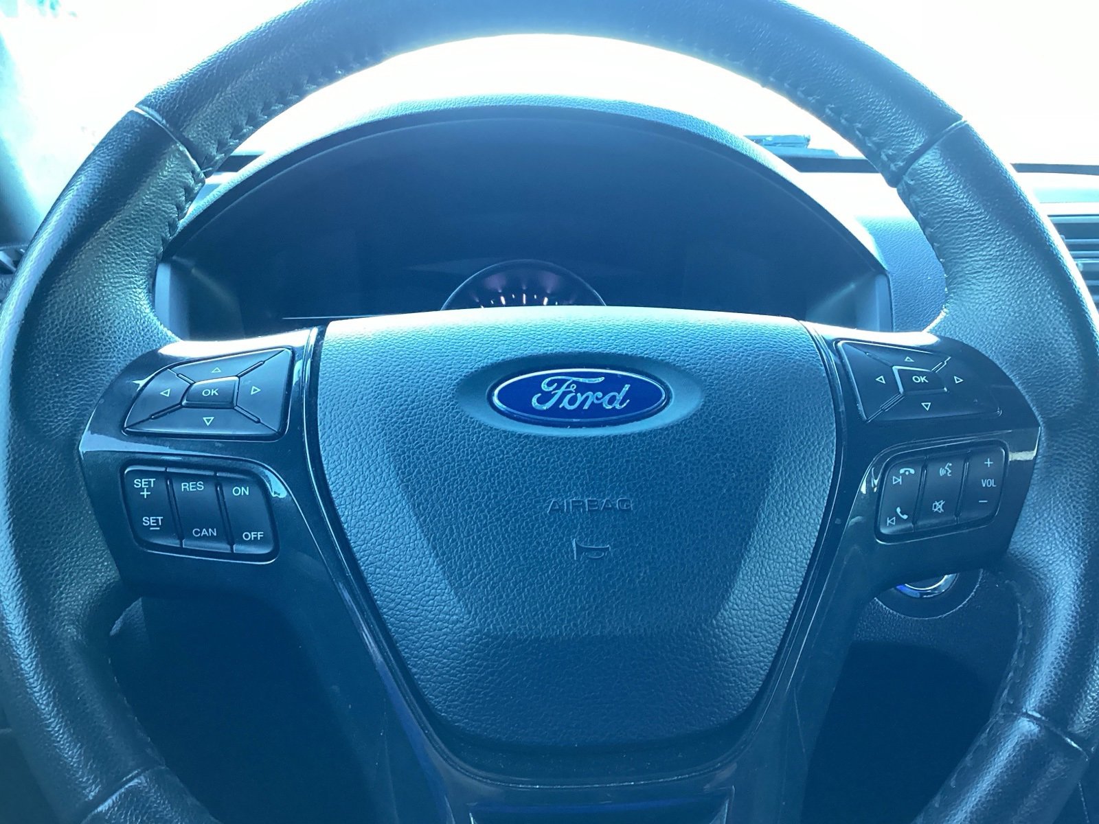Used 2019 Ford Explorer XLT w/ Equipment Group 201A image 10