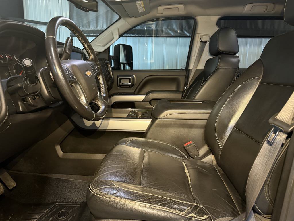Used 2019 Chevrolet Silverado 2500 LTZ w/ Midnight Edition AWD/4WD image 38
