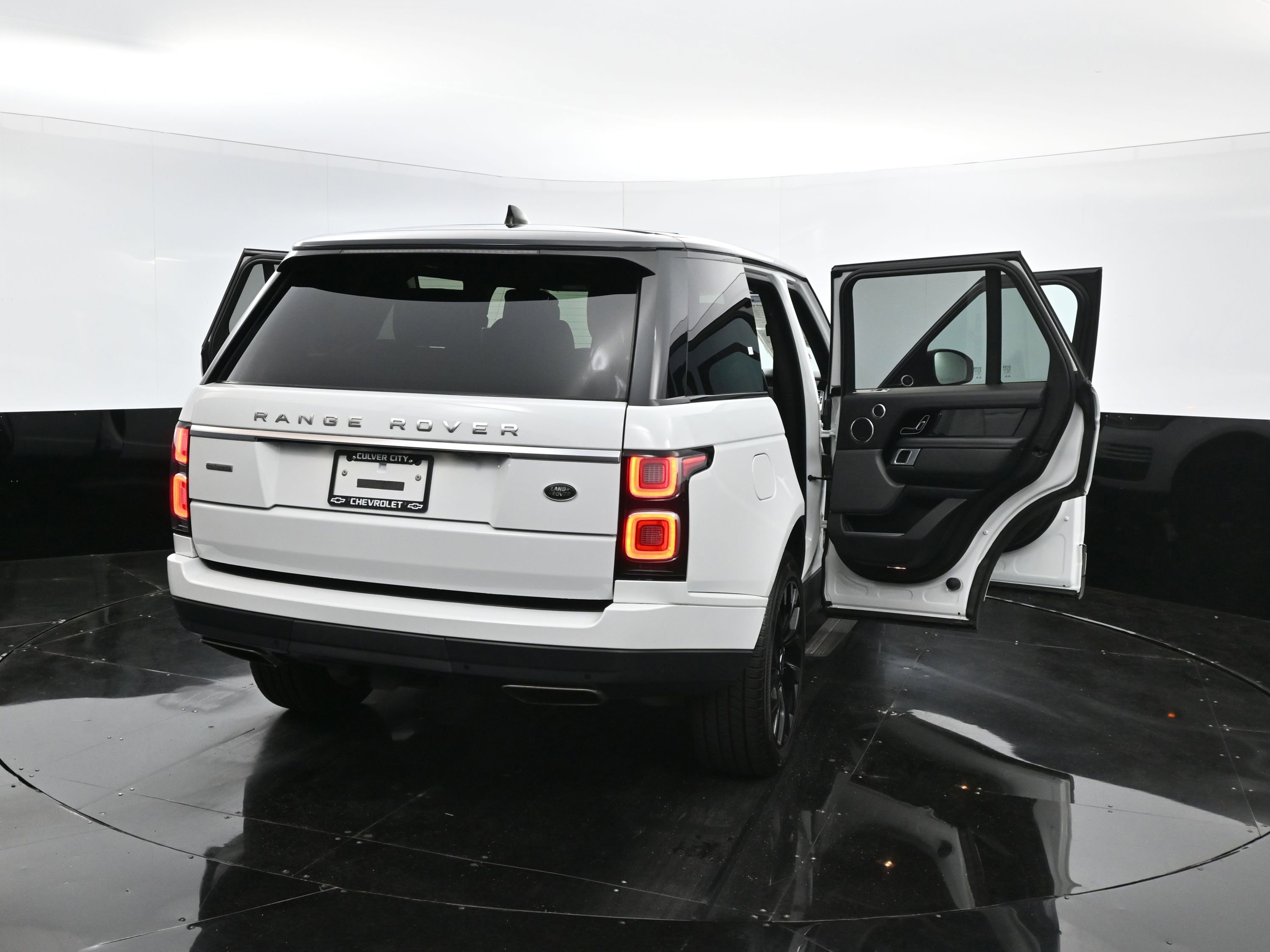 Used 2019 Land Rover Range Rover Autobiography image 38