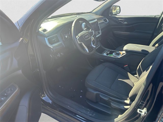 Used 2023 GMC Acadia SLE image 15