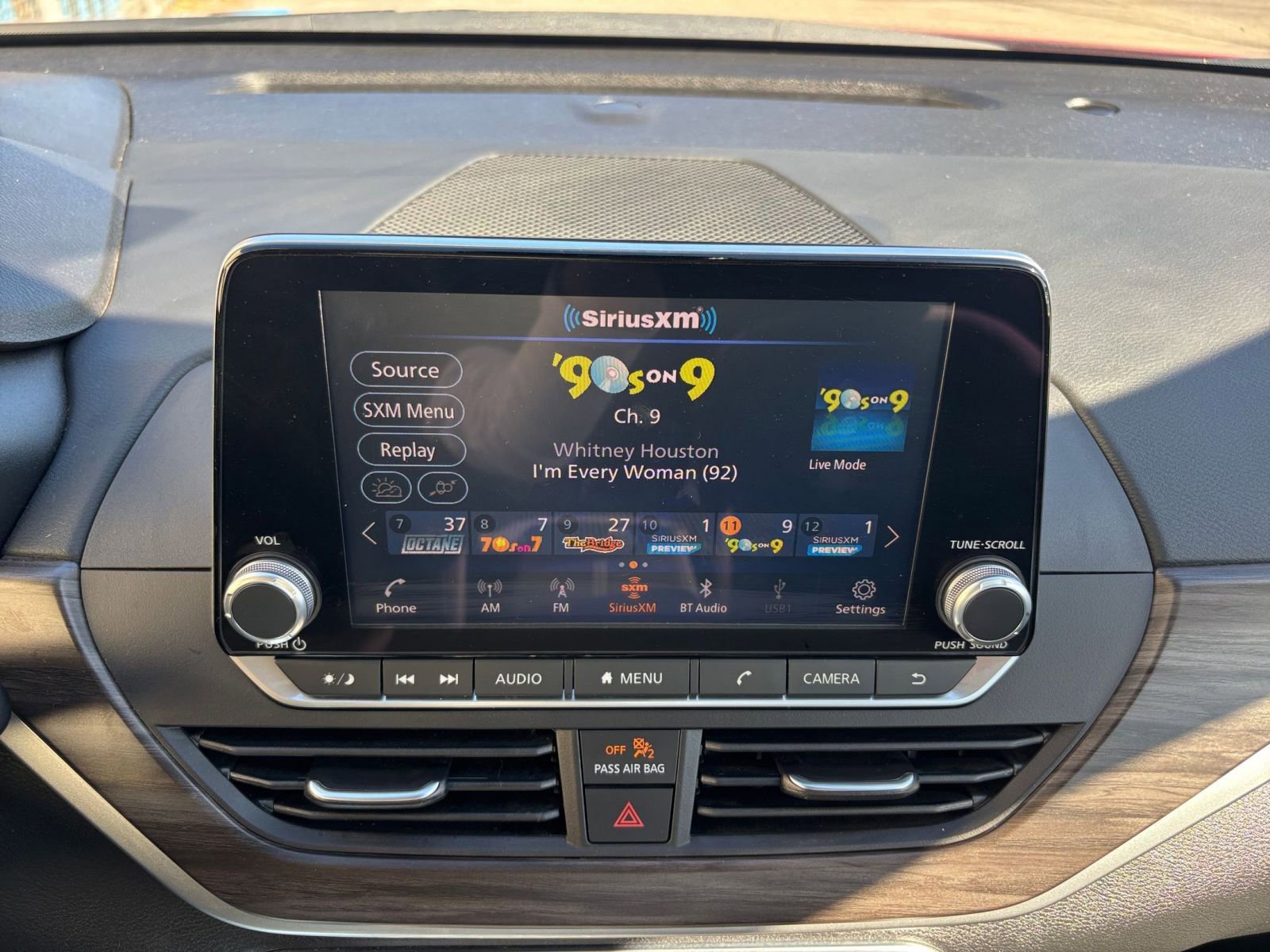 Used 2025 Nissan Altima 2.5 SV image 21