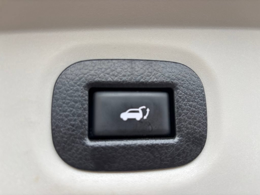 Used 2020 Nissan Rogue SV AWD/4WD image 8