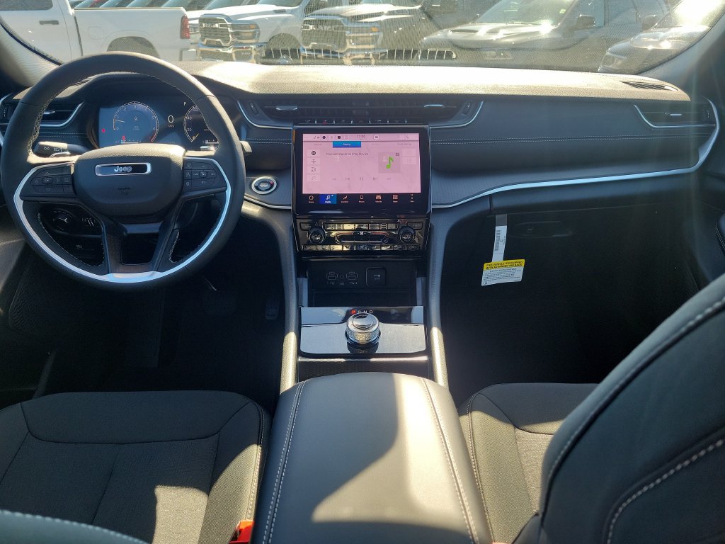 New 2027 Jeep Grand Cherokee Laredo X AWD/4WD image 8