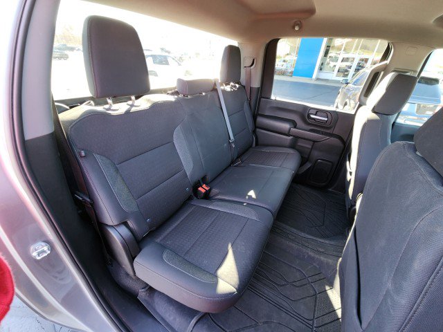 Used 2024 Chevrolet Silverado 2500 Custom w/ Custom Value Package image 17