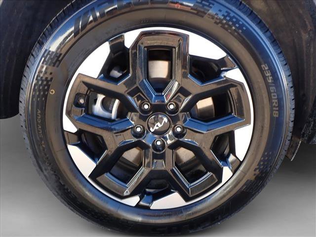 Used 2024 Kia Sorento S image 7