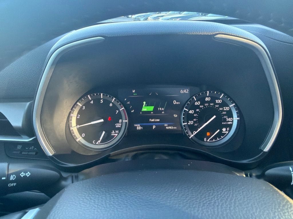 Used 2021 Toyota Highlander XLE AWD/4WD image 28