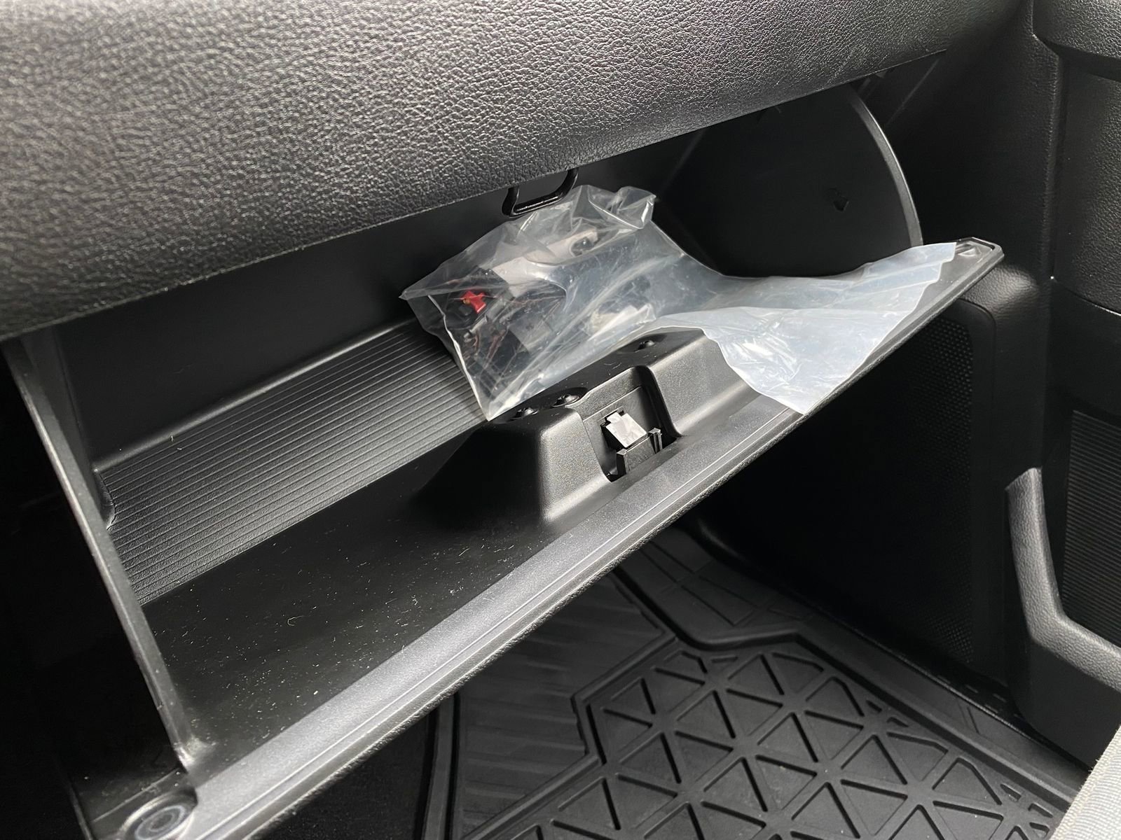 Used 2023 RAM 1500 Classic SLT image 24