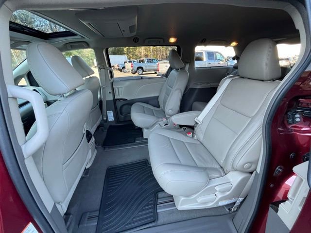 Used 2019 Toyota Sienna XLE image 14