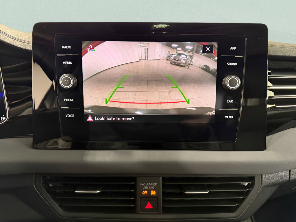 Certified 2025 Volkswagen Jetta SE image 15