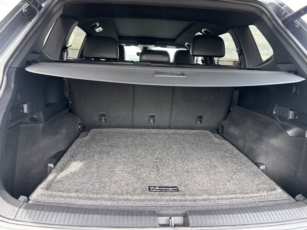 Used 2022 Volkswagen Tiguan SEL R-Line image 29