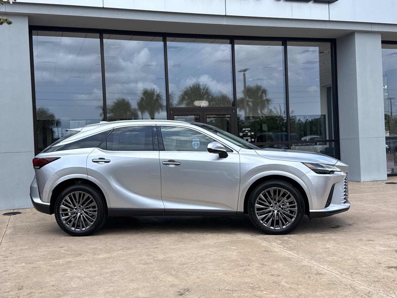 New 2026 Lexus RX 350 FWD image 2