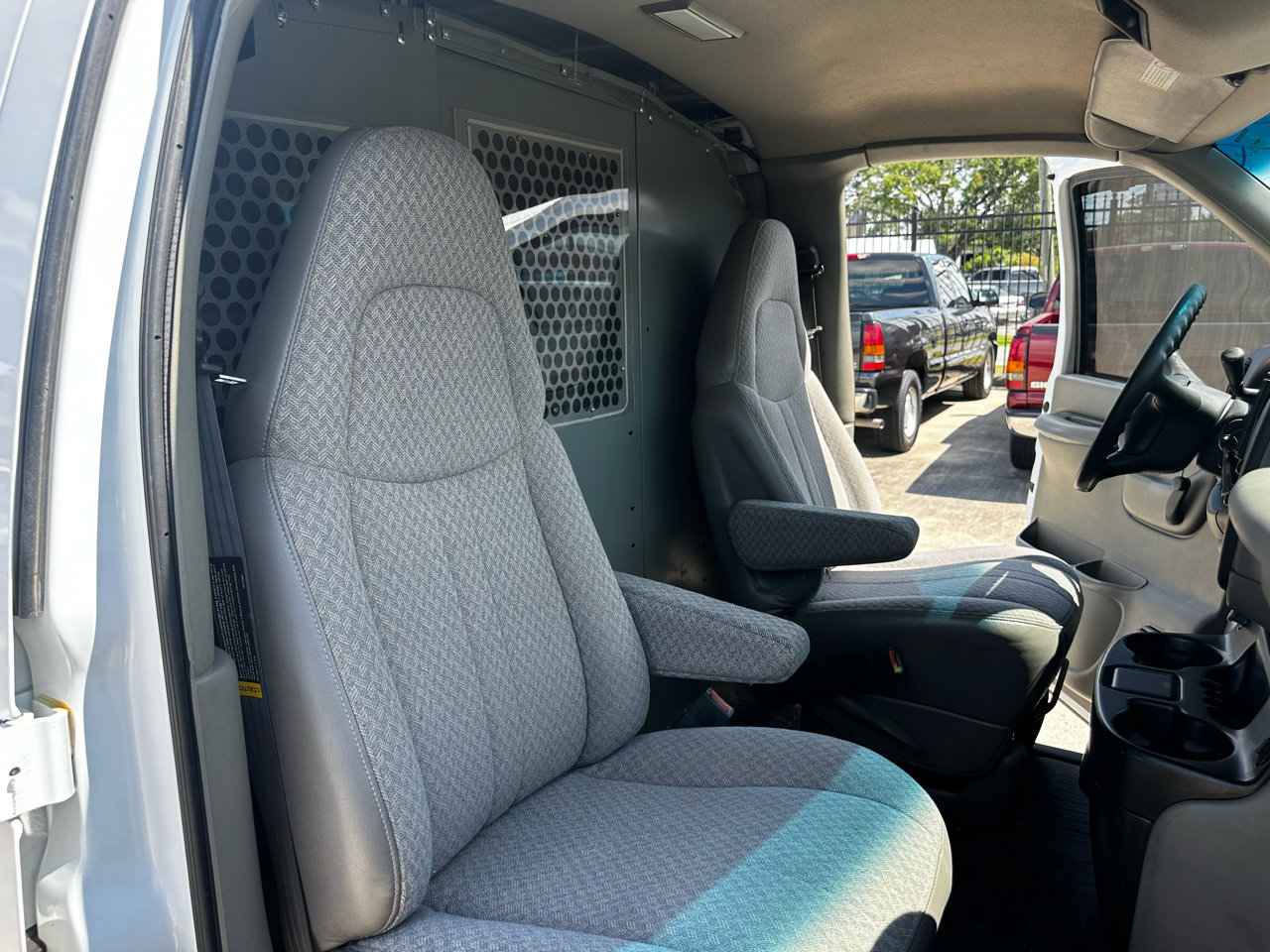 Used 2001 Chevrolet Express 1500 image 61