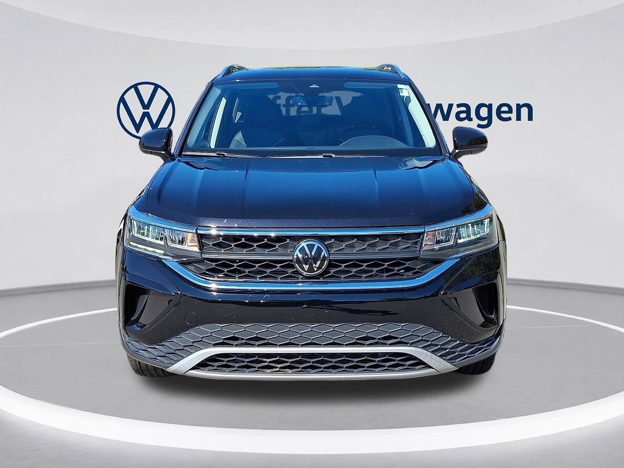 Certified 2023 Volkswagen Taos SE w/ Panoramic Sunroof Package FWD image 2