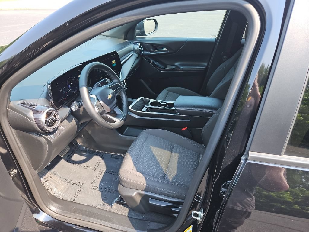 Used 2025 Chevrolet Equinox LT AWD/4WD image 15