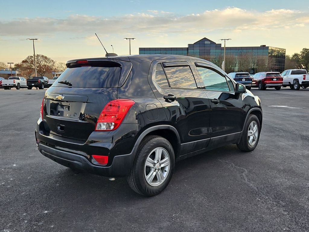 Used 2020 Chevrolet Trax LS w/ Tint and Cruise Package image 17