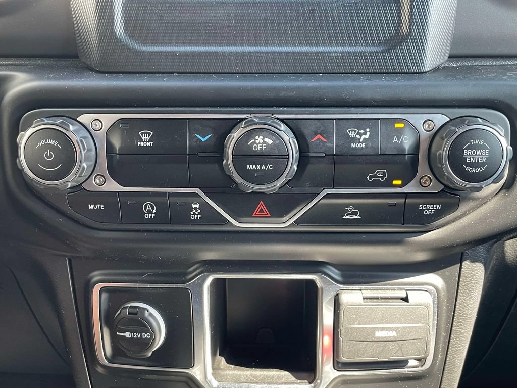 Used 2022 Jeep Wrangler Unlimited Sport AWD/4WD image 26