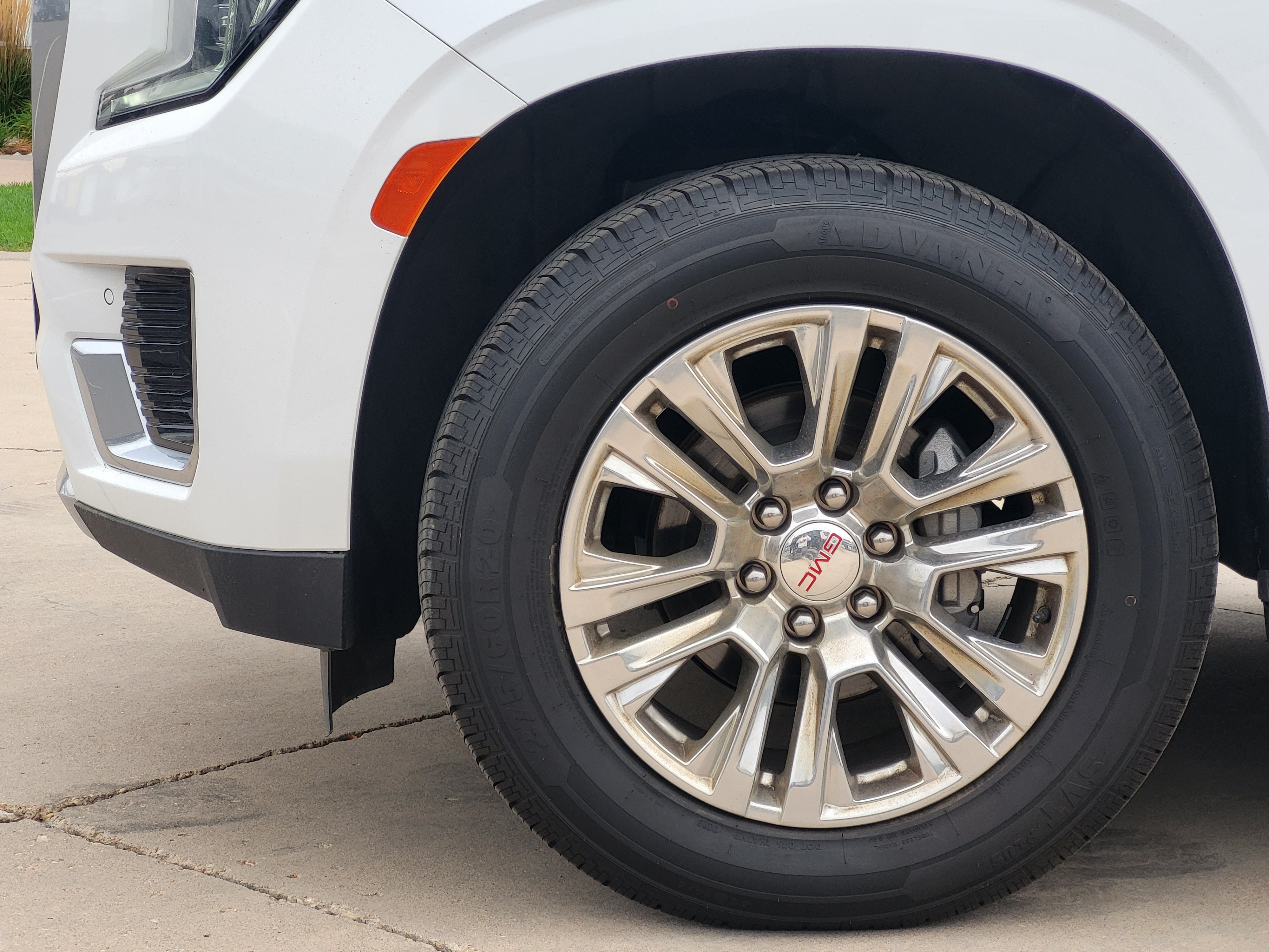 Certified 2024 GMC Yukon XL Denali AWD/4WD image 9