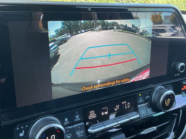Used 2025 Toyota Highlander XLE FWD image 30