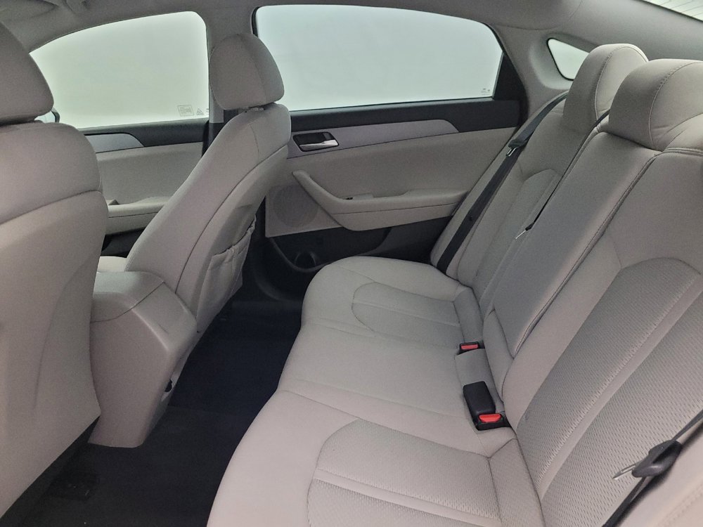 Used 2018 Hyundai Sonata SE w/ Cargo Package image 18