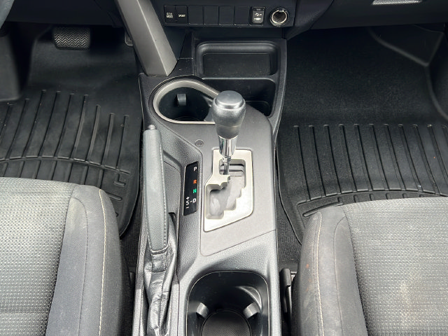 Used 2018 Toyota RAV4 XLE FWD image 18