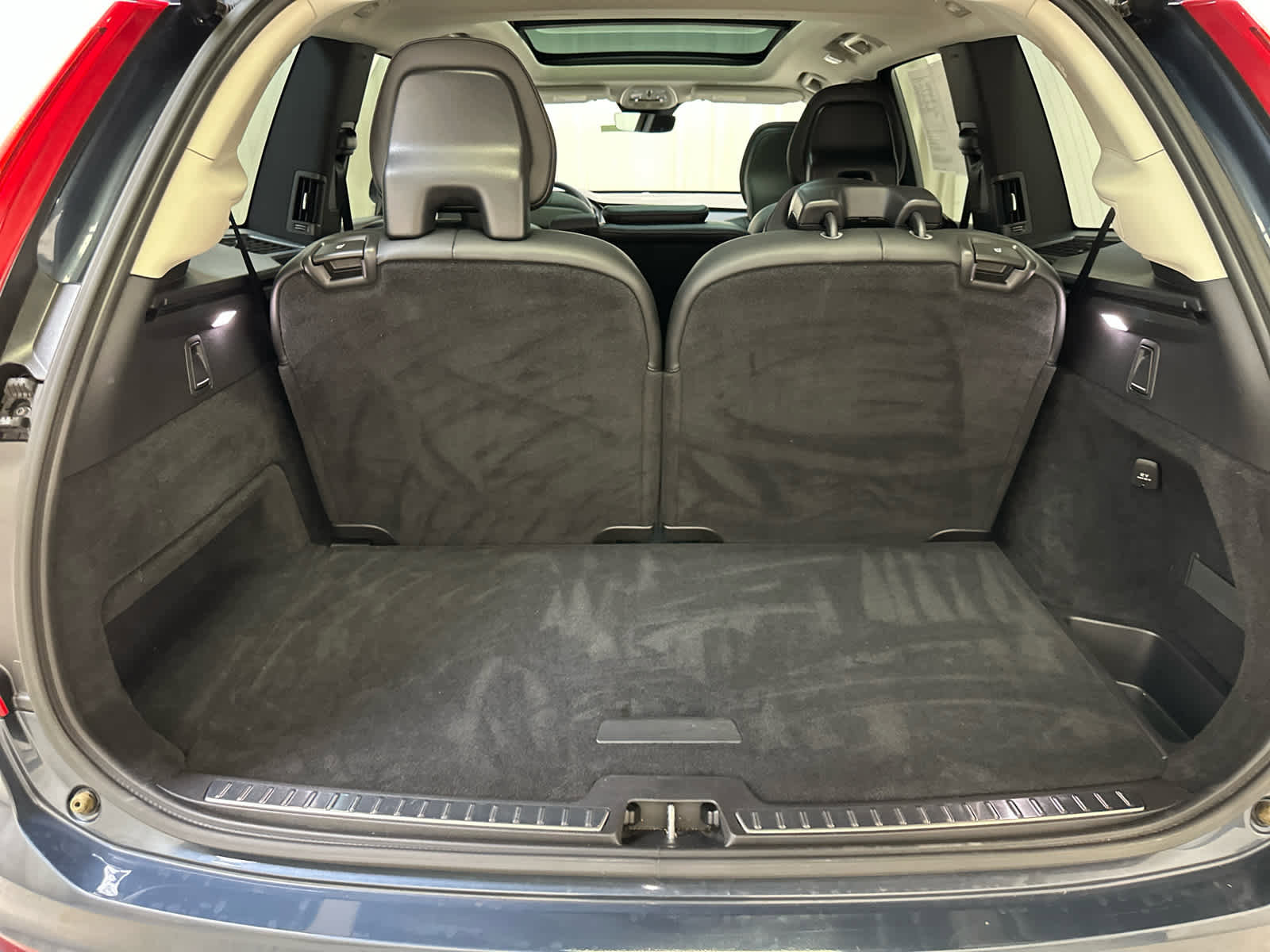 Used 2023 Volvo XC90 B5 Core w/ Protection Package image 25