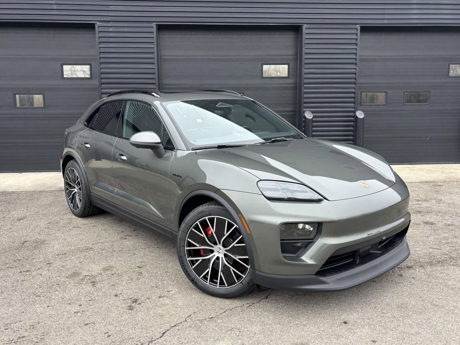 New 2026 Porsche Macan 4S Electric AWD/4WD image 12