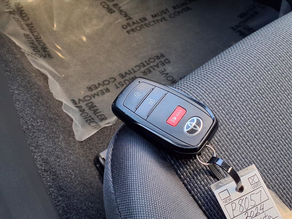 Used 2025 Toyota Prius Limited image 14