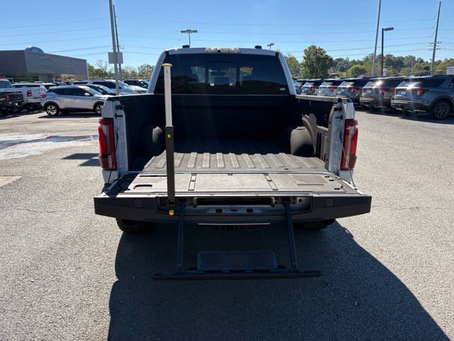 Used 2025 Ford F150 Raptor AWD/4WD image 38