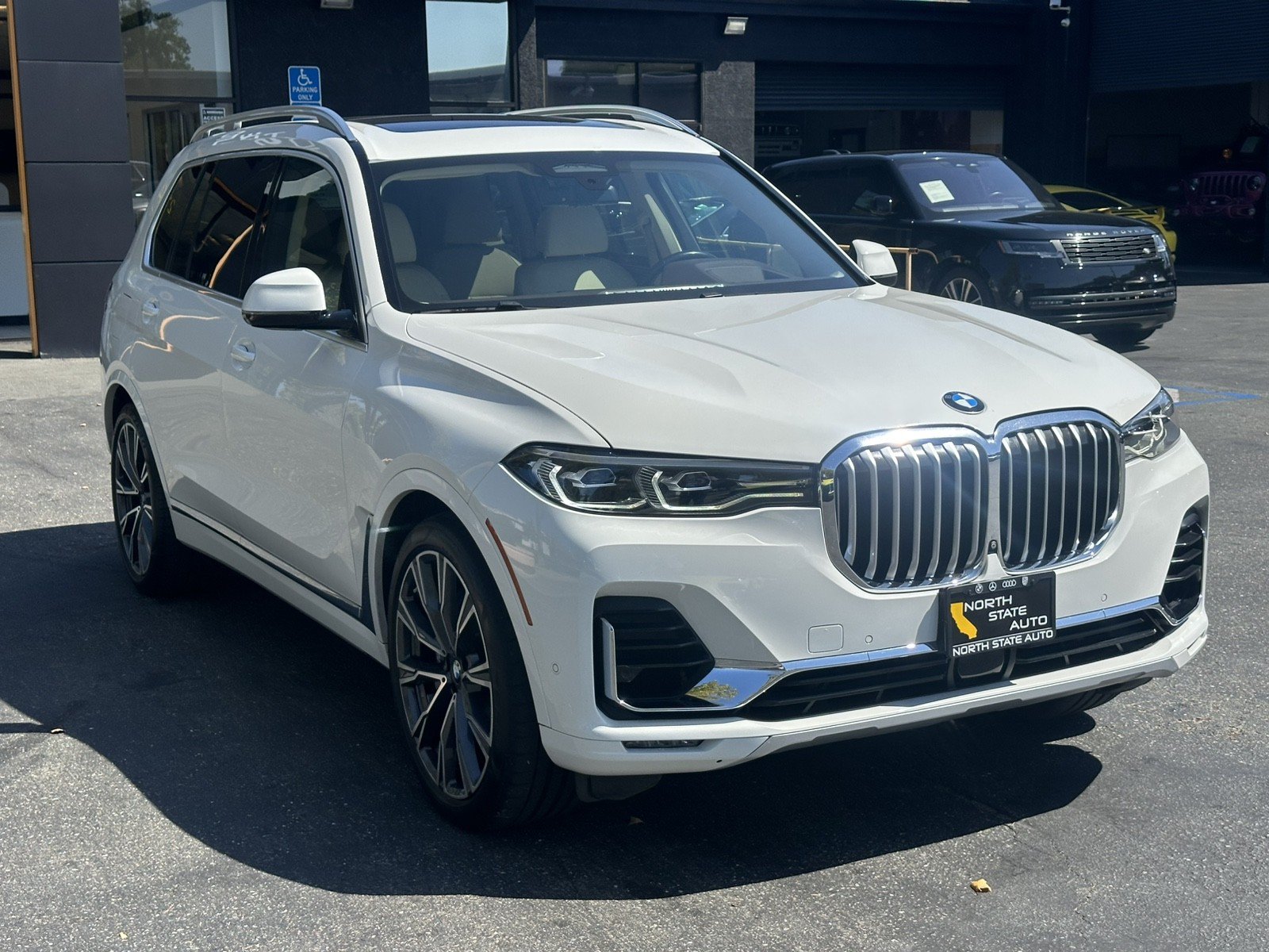 Used 2019 BMW X7 xDrive50i w/ Premium Package AWD/4WD image 6