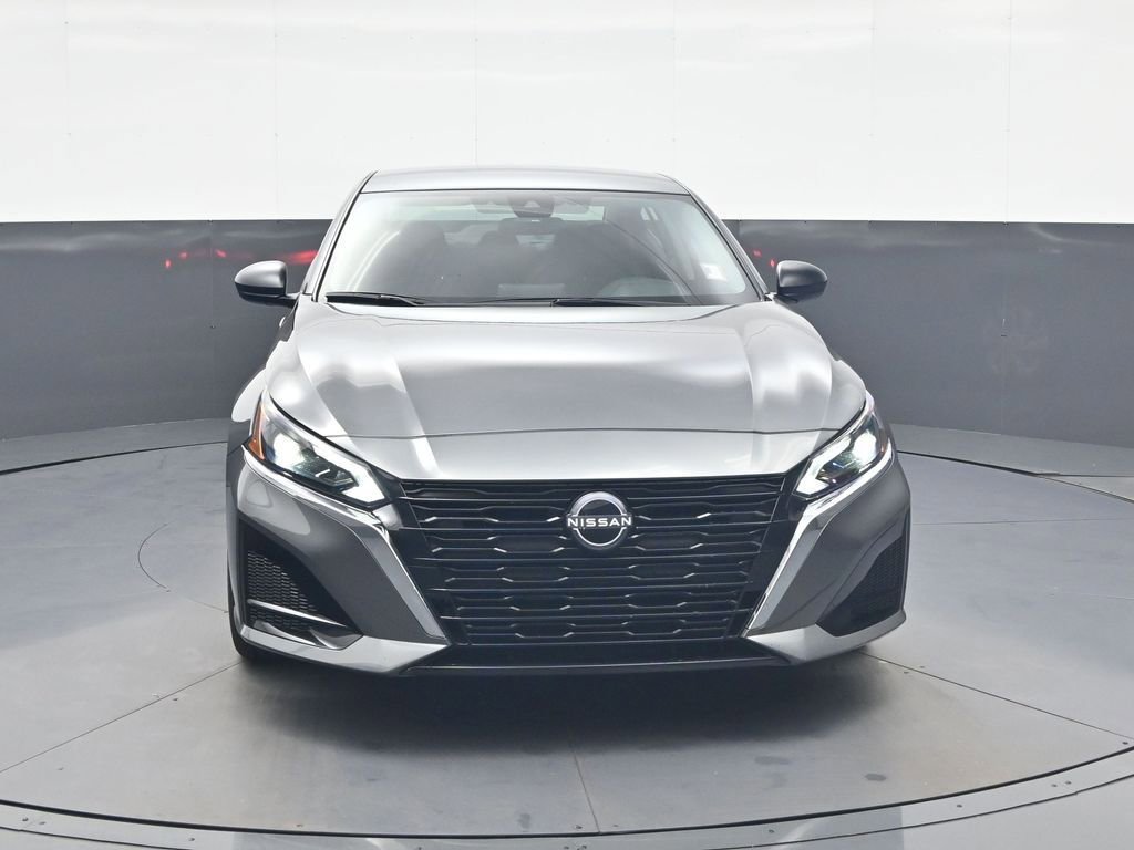 Used 2025 Nissan Altima 2.5 S image 2