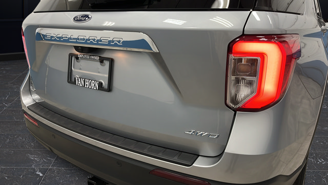Used 2024 Ford Explorer XLT AWD/4WD image 36