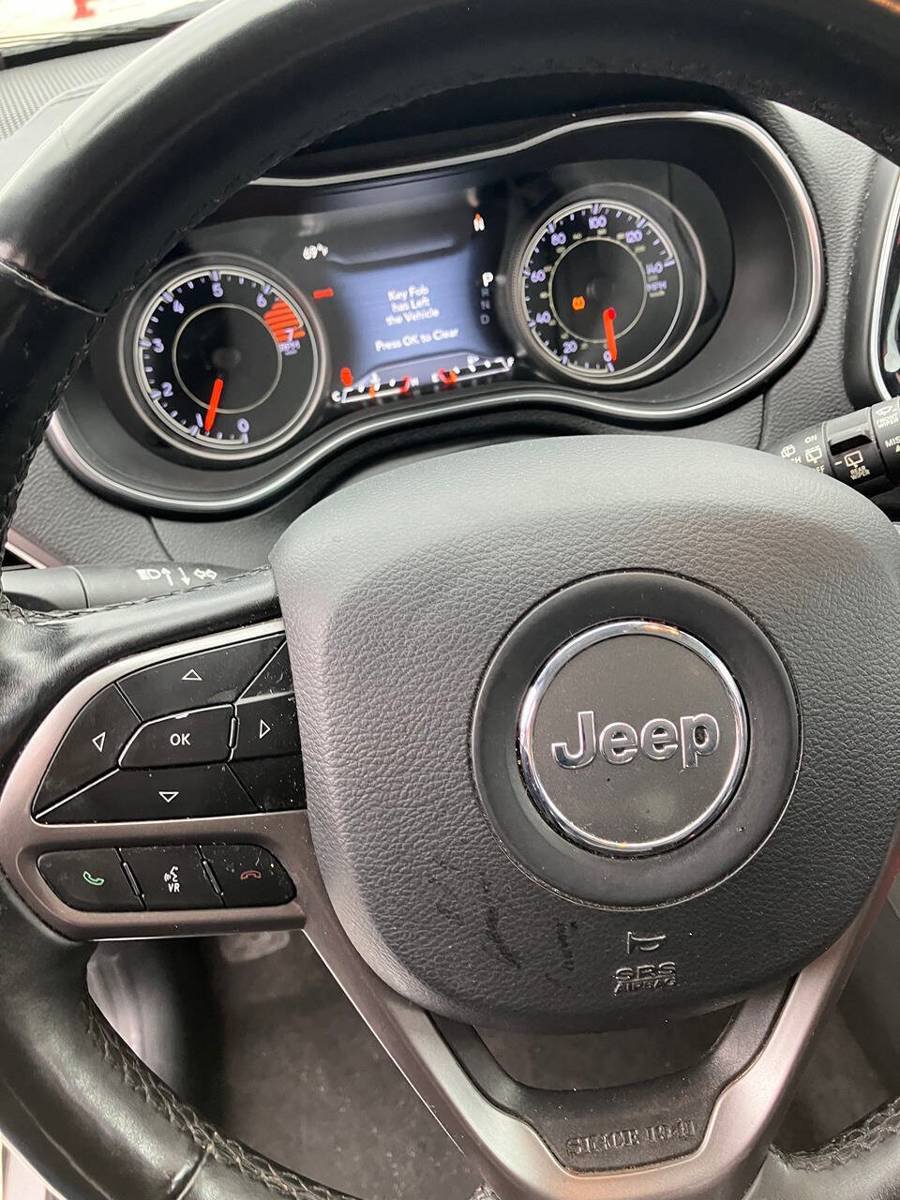 Used 2019 Jeep Cherokee Limited FWD image 29