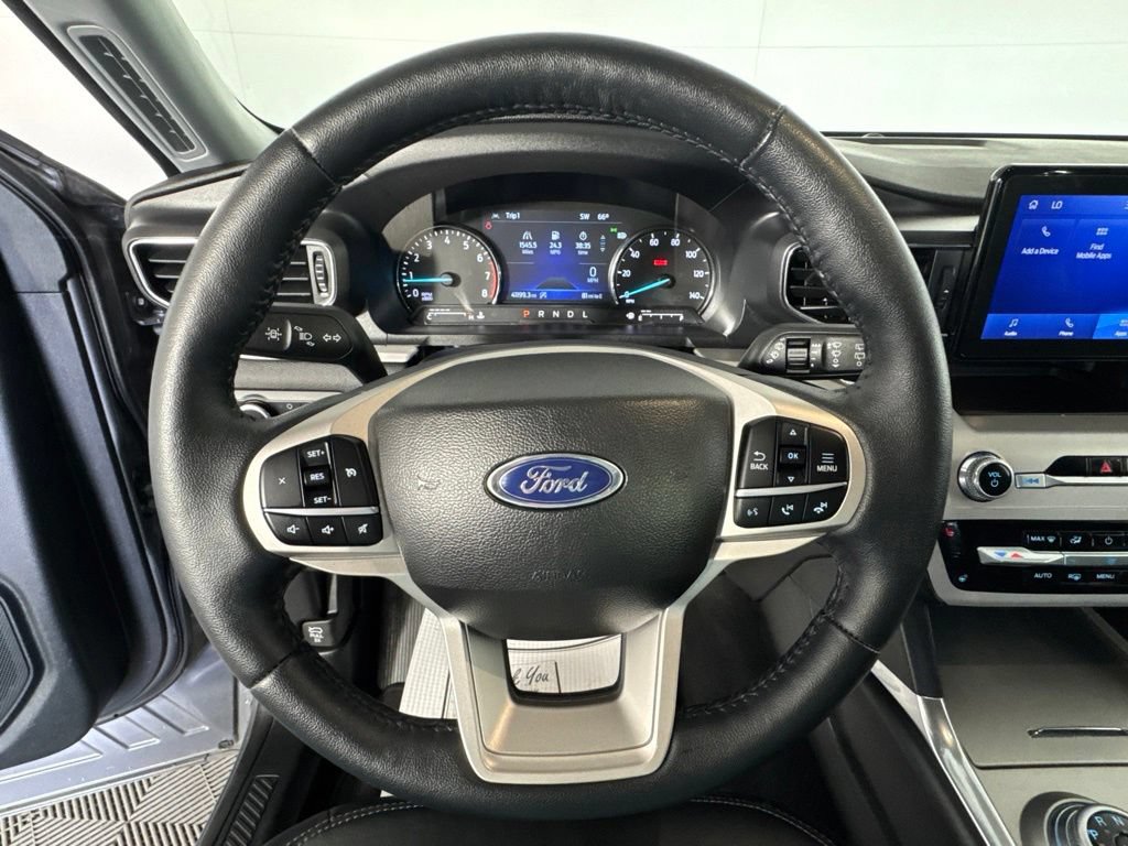 Used 2023 Ford Explorer XLT w/ Equipment Group 202A AWD/4WD image 15