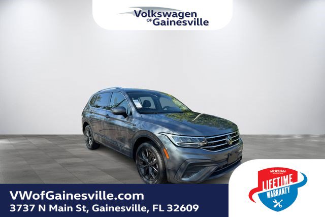 Certified 2024 Volkswagen Tiguan SE AWD/4WD image 1