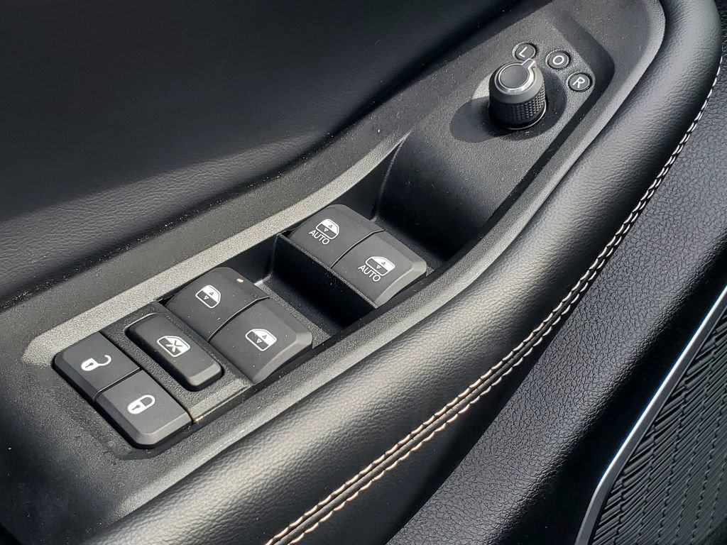 Used 2026 Jeep Grand Cherokee L Limited AWD/4WD image 9