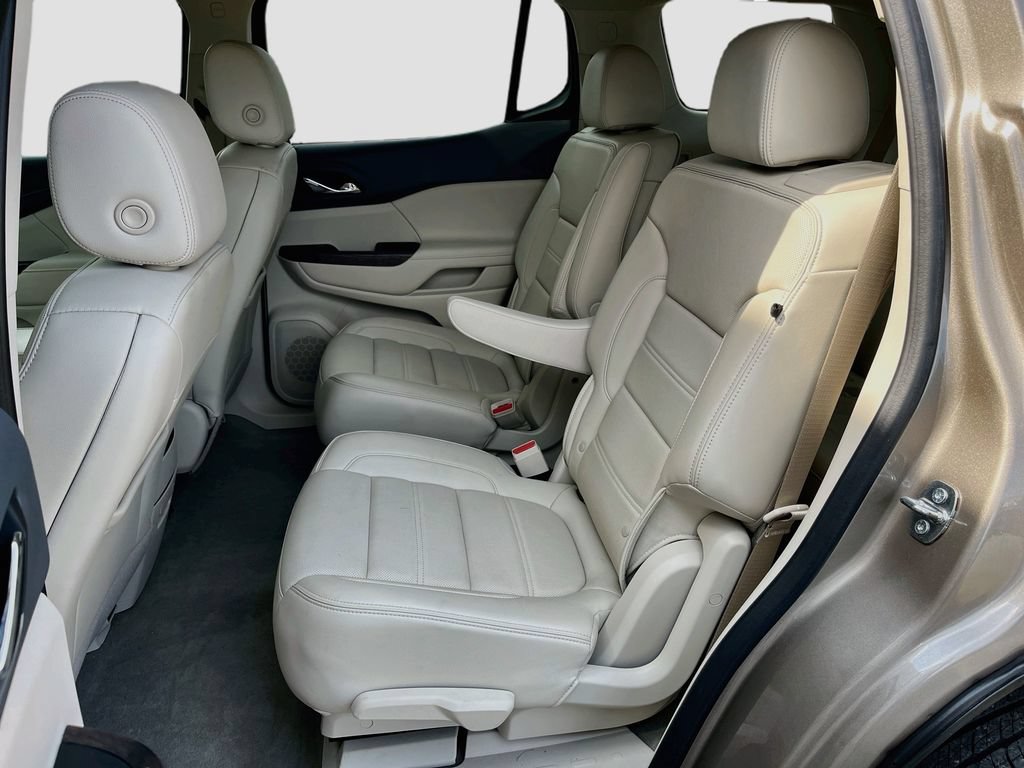 Used 2023 GMC Acadia Denali w/ Denali Technology Package FWD image 25