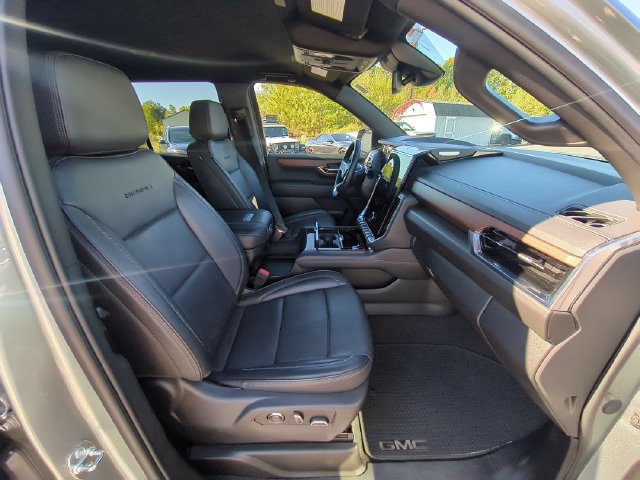 Certified 2025 GMC Yukon Denali AWD/4WD image 36