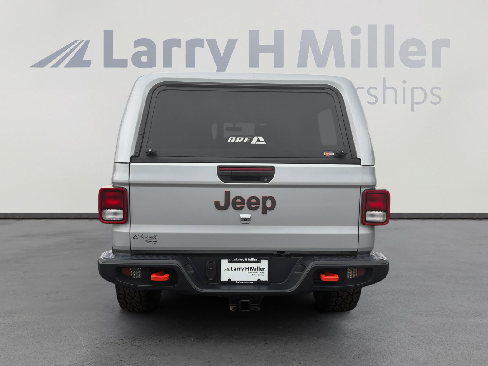 Used 2023 Jeep Gladiator Mojave w/ Cold Weather Group AWD/4WD image 4