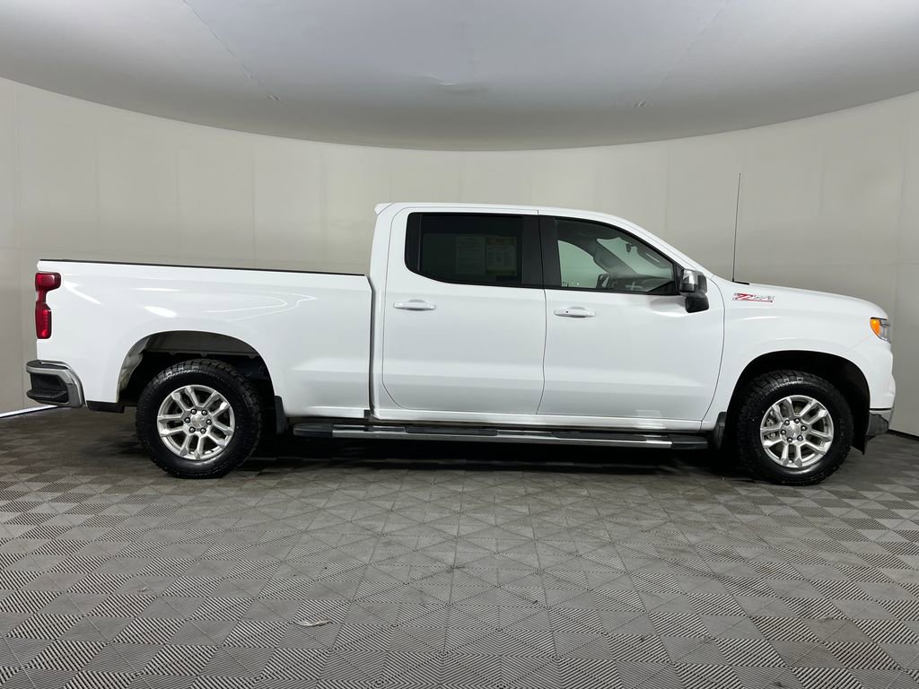 Used 2024 Chevrolet Silverado 1500 LT w/ Z71 Off-Road Package AWD/4WD image 4