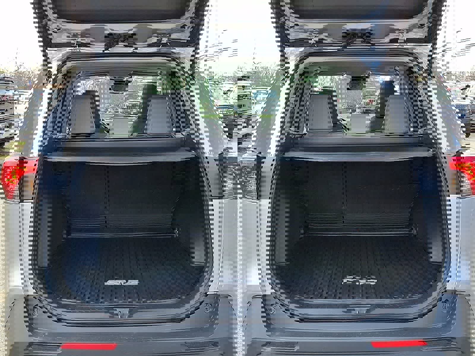 Used 2023 Toyota RAV4 XLE Premium image 32