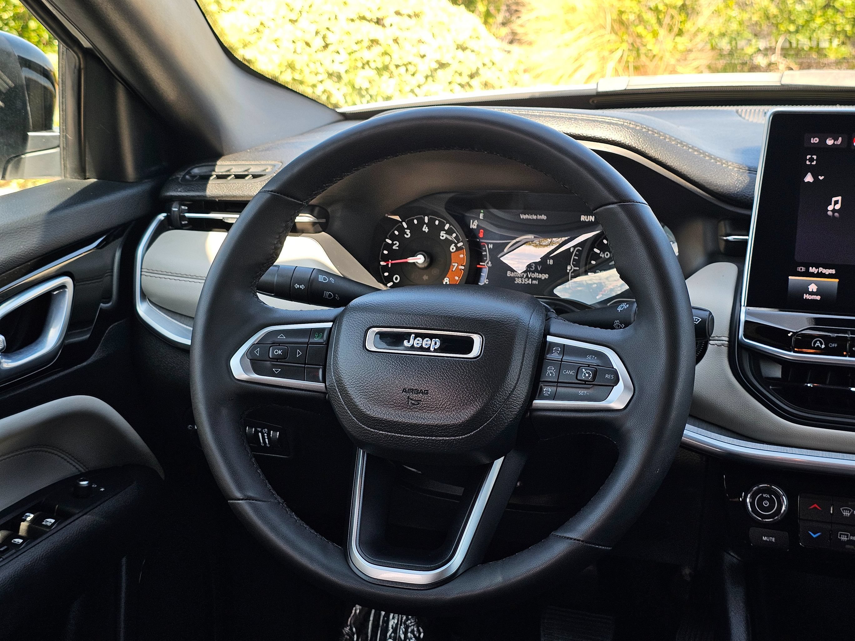 Used 2025 Jeep Compass Limited AWD/4WD image 24