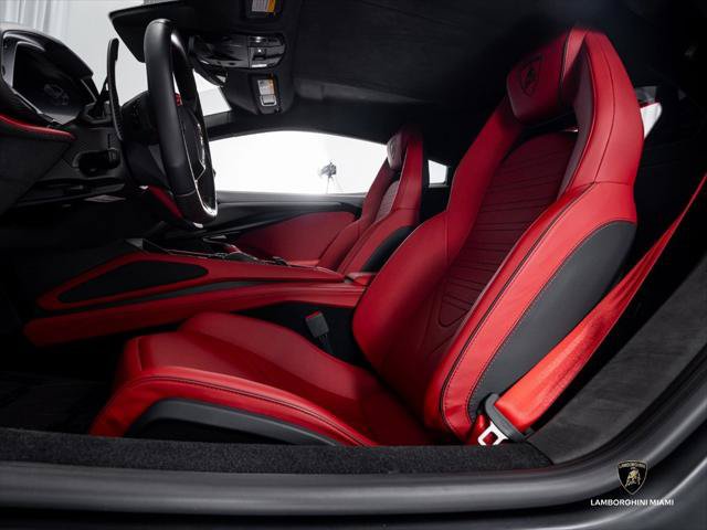 Used 2025 Lamborghini Revuelto AWD/4WD image 36